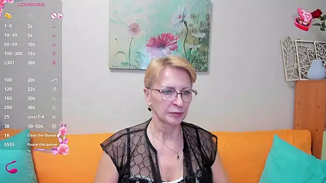 iamyourdream89 online show from March 19, 2025, 6:34 pm