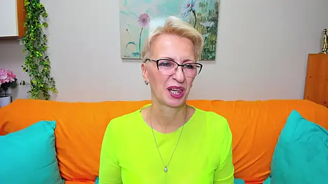 iamyourdream89 online show from September 27, 2025, 9:25 am