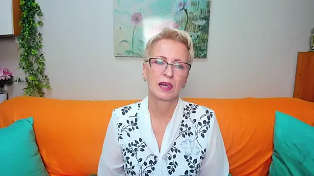 iamyourdream89 online show from September 29, 2025, 12:54 pm