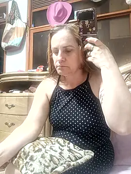 Snapshot of SeductionSilera chatting on February 21, 2026, 3:24 pm SeductionSilera online show from February 21, 2026, 3:24 pm