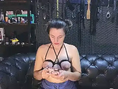 Snapshot of kimberly_swan chatting on December 18, 2024, 4:17 pm kimberly swan online show from December 18, 2024, 4:17 pm