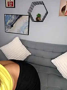 Amber Etan online show from February 22, 2026, 2:15 pm