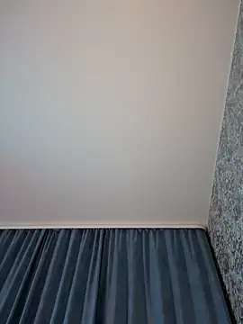 Snapshot of Alina_Vibe_Me chatting on December 16, 2024, 2:47 am Alina Vibe Me online show from December 16, 2024, 2:47 am