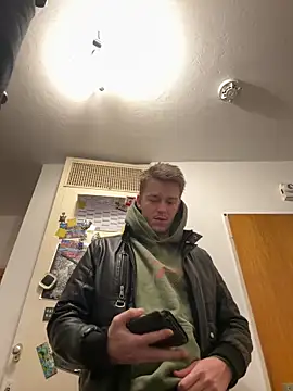 Snapshot of Toyjungee chatting on February 9, 2026, 5:28 pm Toyjungee online show from February 9, 2026, 5:28 pm