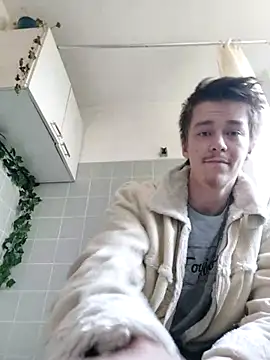 Toyjungee online show from April 19, 2026, 5:01 pm