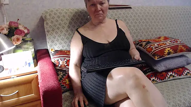 Snapshot of zarinafonliberman chatting on April 25, 2026, 4:15 pm zarinafonliberman online show from April 25, 2026, 4:15 pm