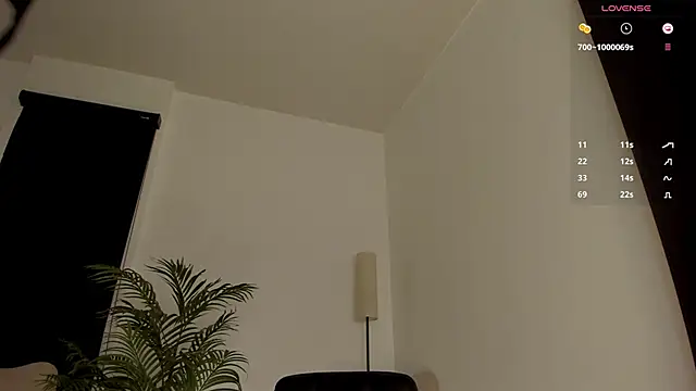 Snapshot of KendallRiseX chatting on February 9, 2025, 12:08 pm KendallRiseX online show from February 9, 2025, 12:08 pm