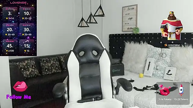 natasha logan  online show from January 17, 2025, 11:06 am