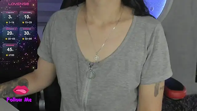 natasha logan  online show from January 12, 2026, 4:07 am