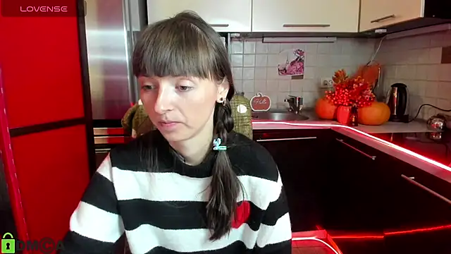 TayanaJons online show from October 10, 2025, 7:07 am