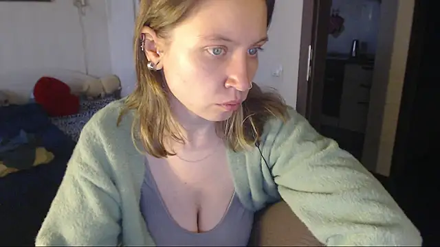 amanda kiss kiss online show from December 12, 2024, 1:17 pm