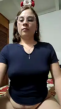 Snapshot of selena_gomez2 chatting on December 24, 2024, 4:33 am selena gomez2 online show from December 24, 2024, 4:33 am