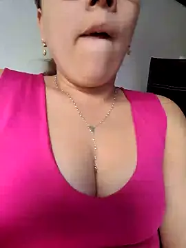 Snapshot of selena_gomez2 chatting on February 16, 2025, 7:49 pm selena gomez2 online show from February 16, 2025, 7:49 pm