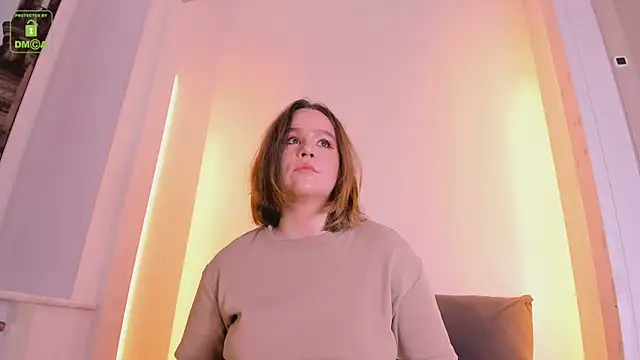 Snapshot of ErikaLust chatting on October 7, 2025, 4:09 am ErikaLust online show from October 7, 2025, 4:09 am