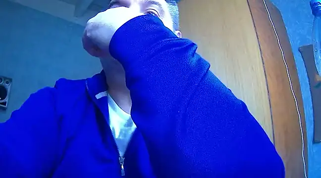 Snapshot of GYurmoka70 chatting on January 5, 2025, 9:37 am GYurmoka70 online show from January 5, 2025, 9:37 am