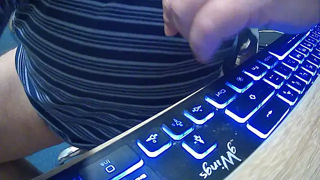 Snapshot of GYurmoka70 chatting on December 14, 2025, 6:19 am GYurmoka70 online show from December 14, 2025, 6:19 am