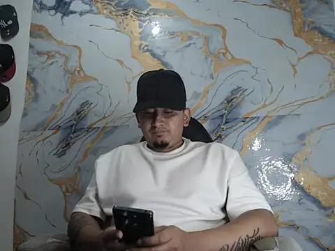 Snapshot of myke_andrade chatting on March 19, 2026, 12:03 am myke andrade online show from March 19, 2026, 12:03 am