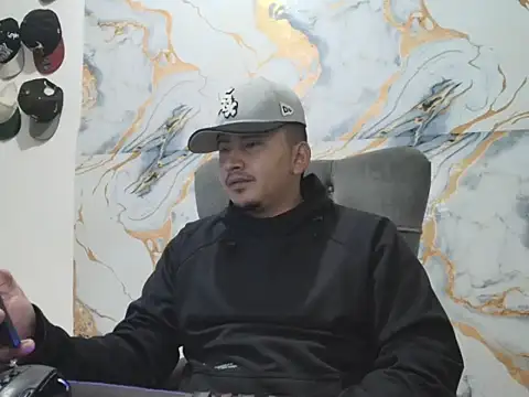 Snapshot of myke_andrade chatting on April 10, 2026, 5:45 am myke andrade online show from April 10, 2026, 5:45 am