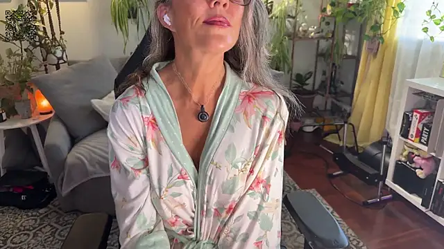 Snapshot of sunniedayz_ chatting on September 9, 2025, 5:34 pm sunniedayz online show from September 9, 2025, 5:34 pm