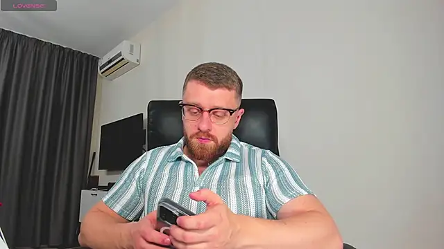 Findom guy online show from February 6, 2026, 6:44 pm