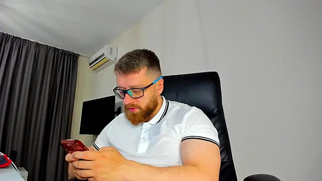 Findom guy online show from April 16, 2026, 10:27 am