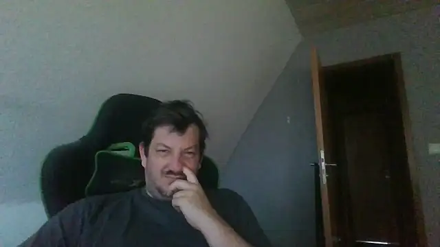 Snapshot of Golffahrer1982 chatting on May 31, 2026, 7:26 am Golffahrer1982 online show from May 31, 2026, 7:26 am