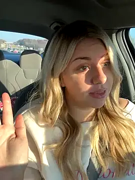 nicolesugarr online show from November 14, 2025, 8:40 pm