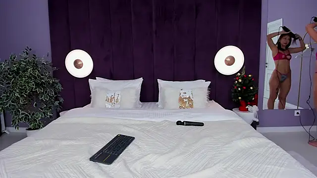 Snapshot of LilyRaisa chatting on December 14, 2024, 6:56 am LilyRaisa online show from December 14, 2024, 6:56 am