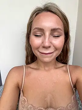 Snapshot of LilyRaisa chatting on February 3, 2025, 2:03 am LilyRaisa online show from February 3, 2025, 2:03 am