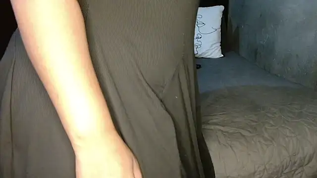 CURVEYDOLLXX online show from April 10, 2026, 7:57 am