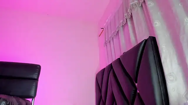 stephany doll  online show from May 31, 2026, 3:58 am