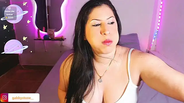 Gabby stone  online show from January 7, 2026, 12:02 am