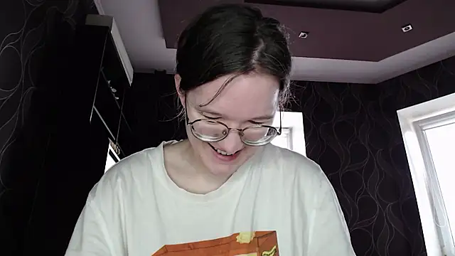 MiriamOr online show from March 16, 2025, 7:48 am