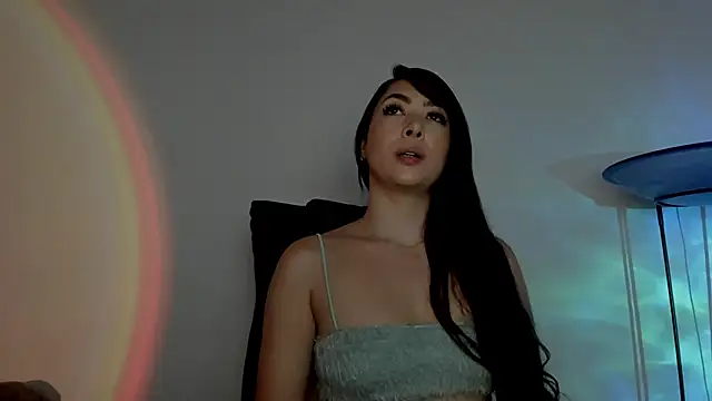 Mila  Paramo online show from January 28, 2025, 10:23 pm