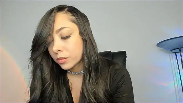 Mila  Paramo online show from October 11, 2025, 7:12 pm