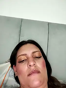 Mia Hampton online show from March 7, 2025, 10:21 pm