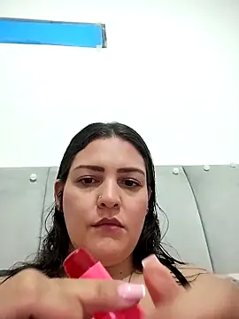 Mia Hampton online show from April 5, 2026, 5:21 pm