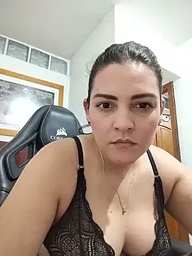 Snapshot of Mia_Hampton chatting on May 29, 2026, 9:46 pm Mia Hampton online show from May 29, 2026, 9:46 pm