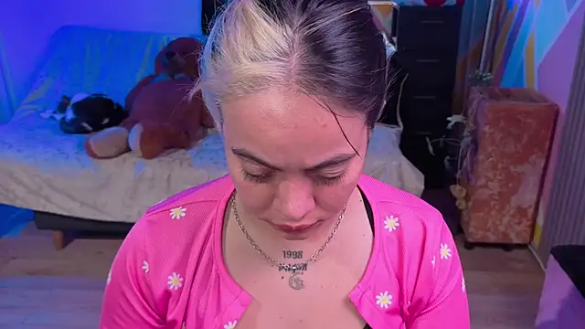 Cuttiealice online show from November 4, 2025, 3:00 pm