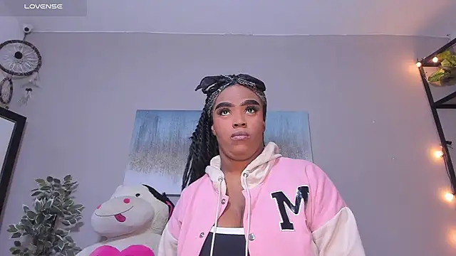 Briana Wells  online show from March 3, 2026, 12:33 pm