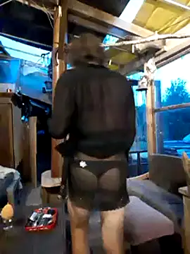 Willinganalslut online show from July 15, 2026, 8:14 pm