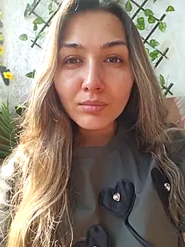 NicolLopeze online show from May 5, 2026, 8:55 am