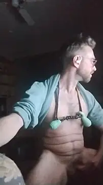 MaxSpadeErotica online show from May 23, 2026, 6:51 am