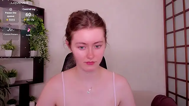 Snapshot of KateCuddle chatting on July 7, 2026, 7:34 am KateCuddle online show from July 7, 2026, 7:34 am