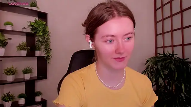 Snapshot of KateCuddle chatting on July 13, 2026, 2:36 am KateCuddle online show from July 13, 2026, 2:36 am
