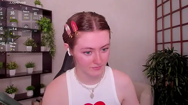 Snapshot of KateCuddle chatting on July 16, 2026, 2:39 am KateCuddle online show from July 16, 2026, 2:39 am