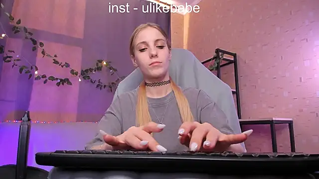 Anna Fink online show from February 18, 2025, 5:53 am