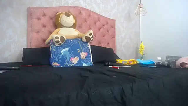 SHARICK GRECO online show from February 3, 2025, 12:14 pm