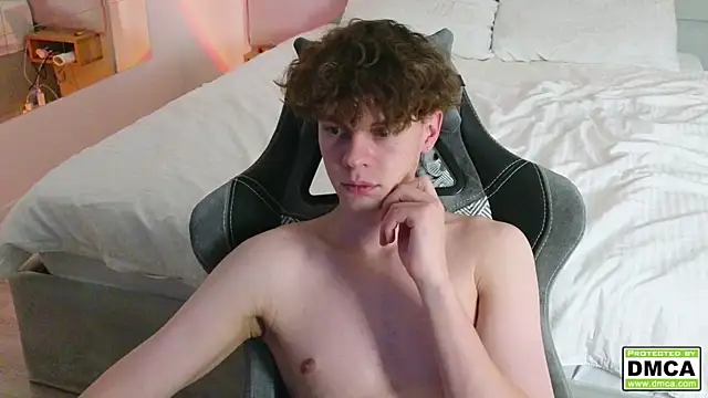 cute thomas online show from December 16, 2024, 6:27 pm