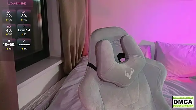 cute thomas online show from October 13, 2025, 7:25 pm